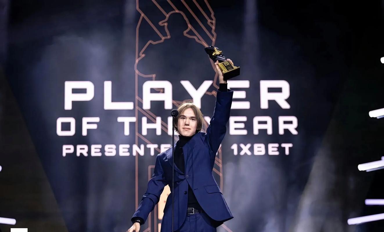 一年合同续约！ Bilibili Gaming 官方：中路选手 knight 将继续与我们一起直到2025年